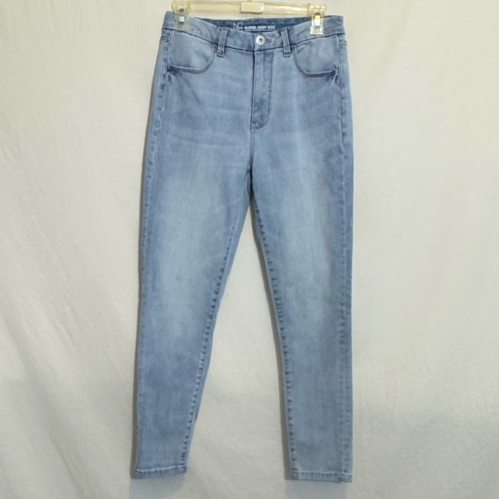 B-39 No Boundaries Super High Rise Light Wash‎ Denim Blue Jeans Size 11